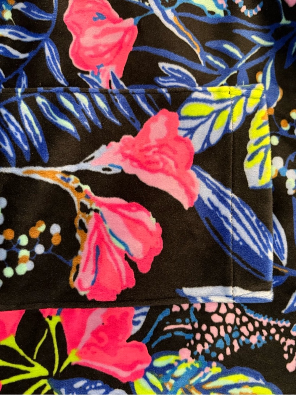 Lilly Pulitzer Plush Velour Kimono Robe - Picture 4 of 4